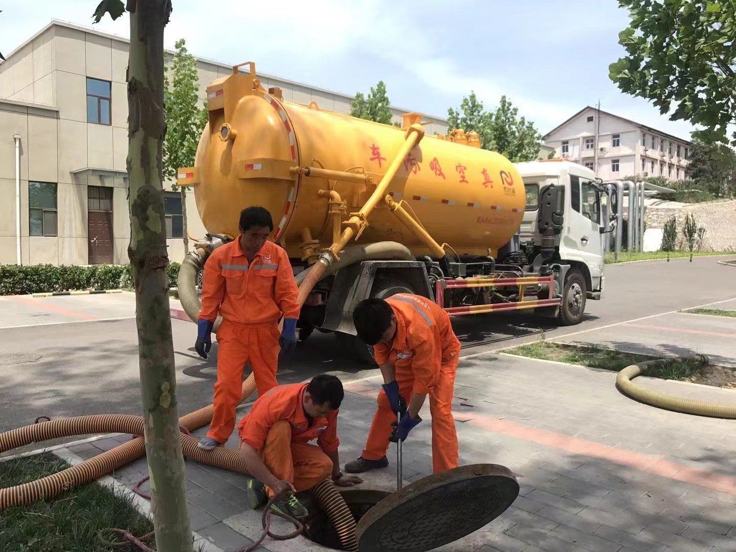 密云化粪池清理与5-8吨吸粪车施工效率分析